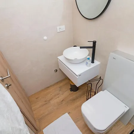 Ana 2 Apartment